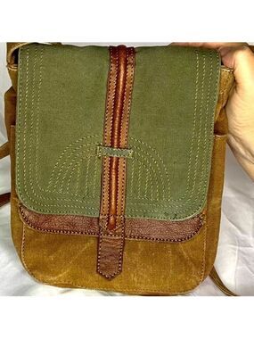 Mona B Oakley Bag, Natural Crossbody, Sz 10”x8”x3”, Sturdy Canvas Bag, NWOT, T5